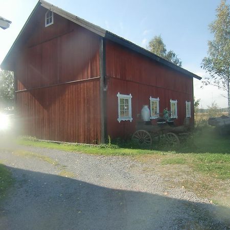 Finnsta Gard Cottages Vasteras Exterior photo