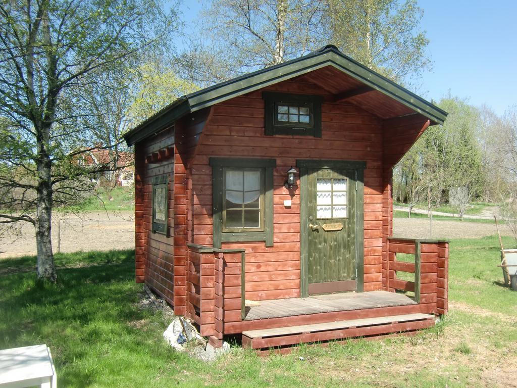 Finnsta Gard Cottages Vasteras Exterior photo